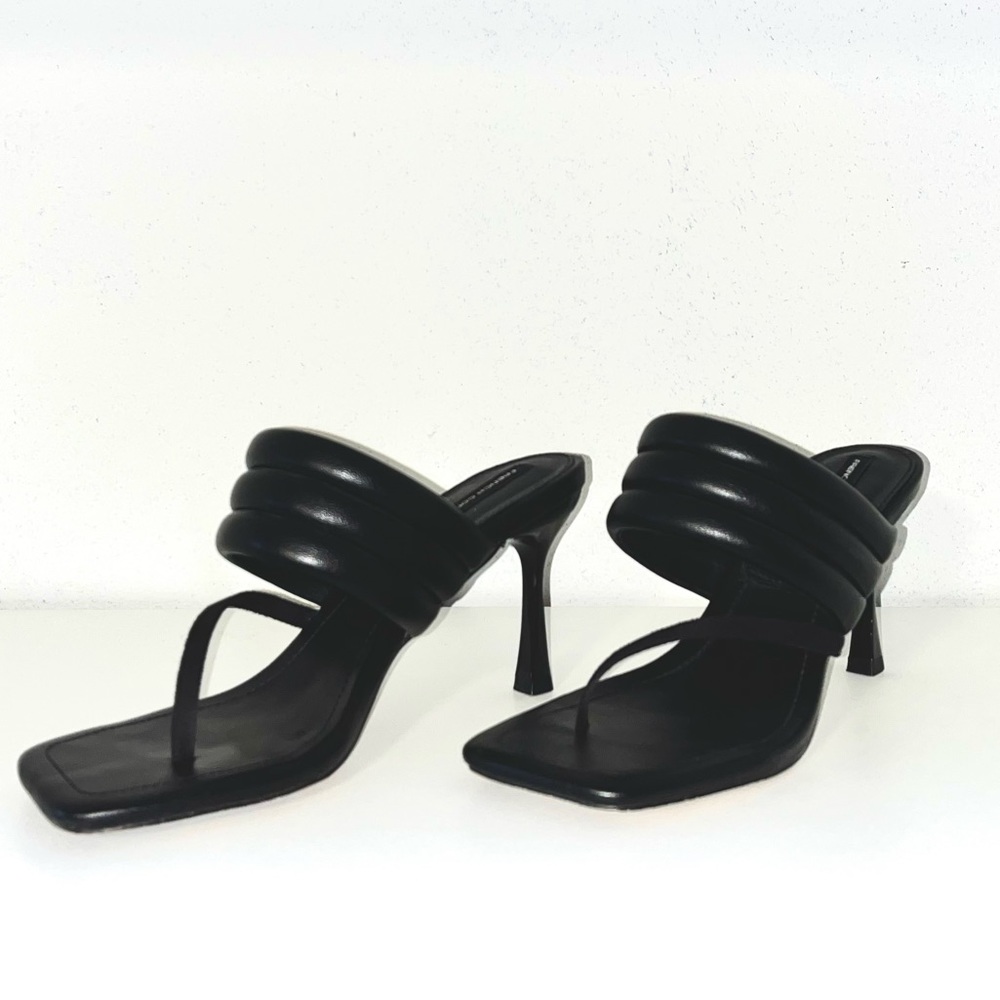 French Connection Black Thong Valerie Heel Sandal Size 7